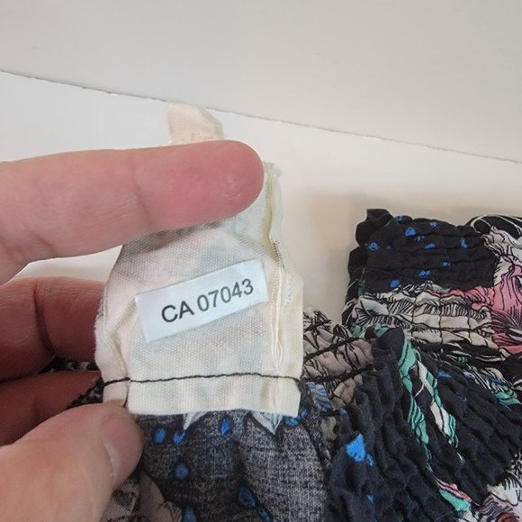 Jaase Boho Floral Flowy Bell Sleeve Shoulder Crop Blouse, XS. - Picture 5 of 9